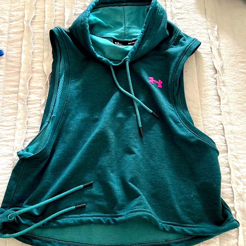 Under Armour sleeveless pull over